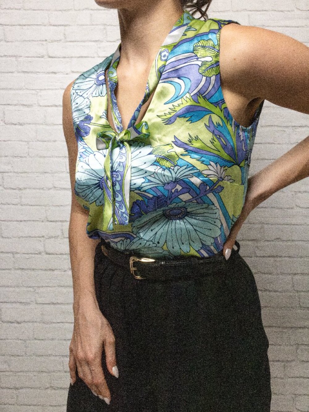 Retro "Livre Young Concept" Front-Tie Floral Blouse